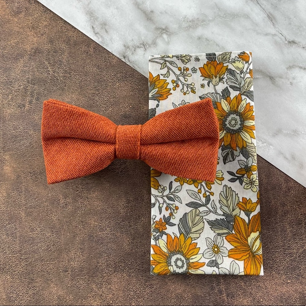 Men’s Burnt Orange Velour Bow Tie & White Sunflower Print Pocket Square